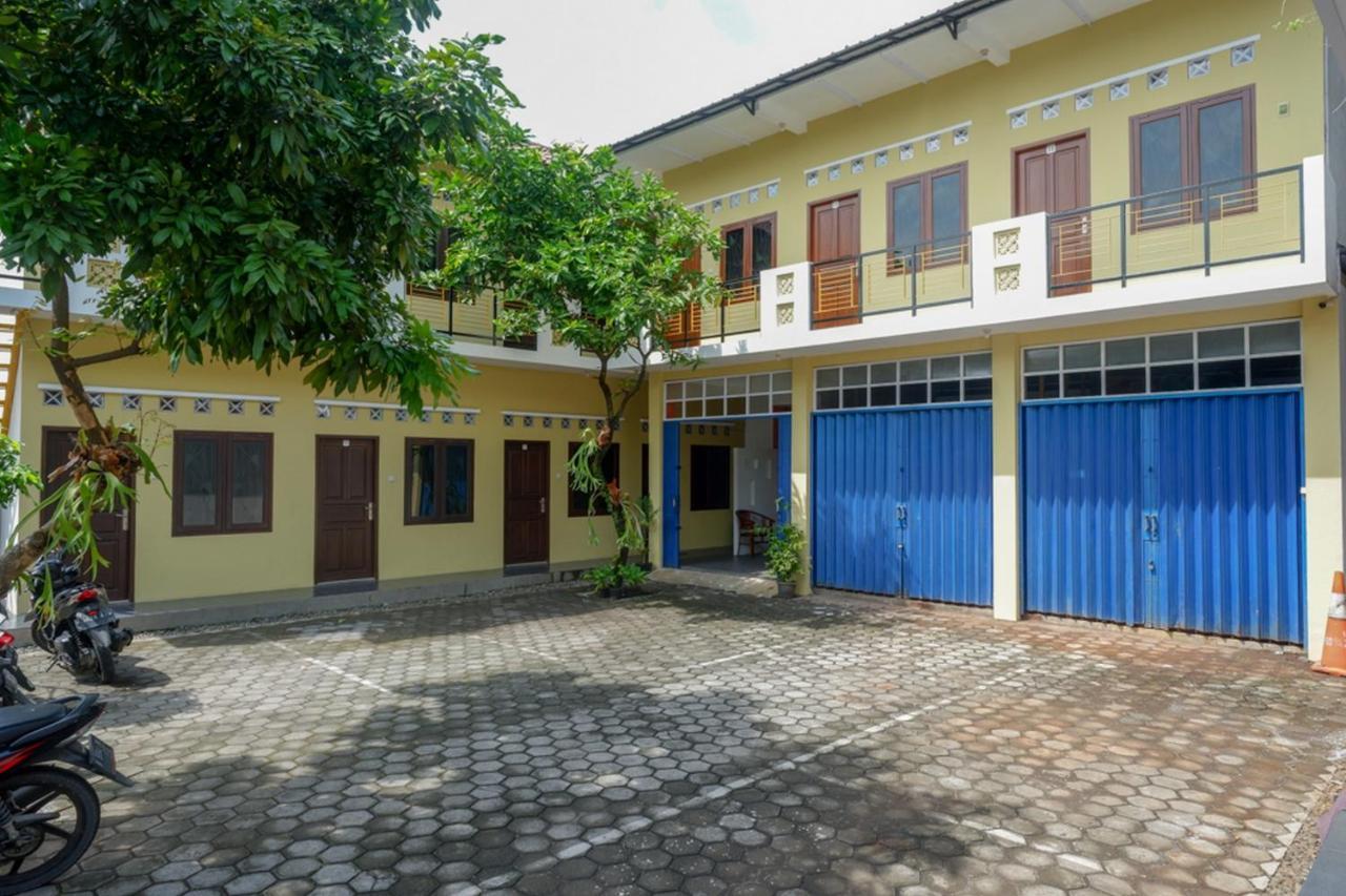 Reddoorz Syariah Near Exit Tol Krapyak Semarang Hotell Exteriör bild